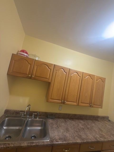 3 Cutler St #3 - Photo 7 of 11
