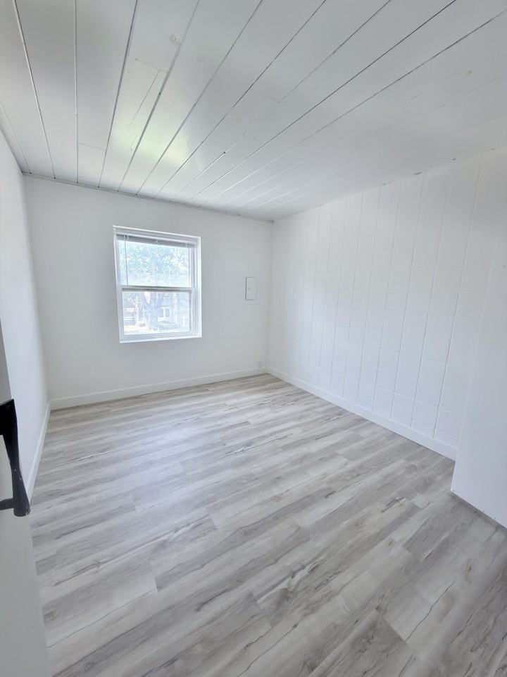 1625 E St #16 - Photo 2 of 5