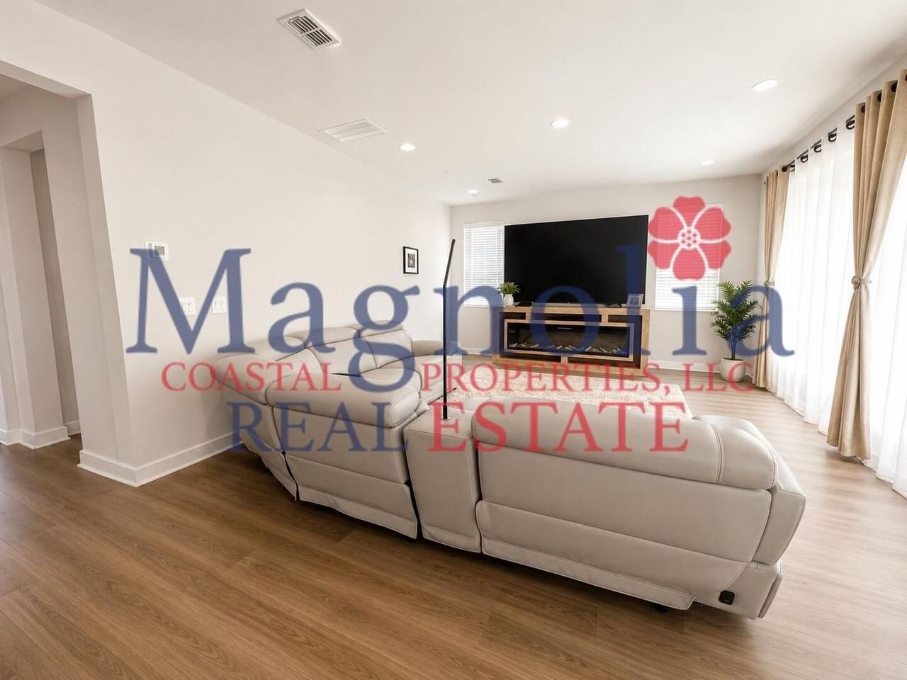 136 Mage St - Photo 4 of 28
