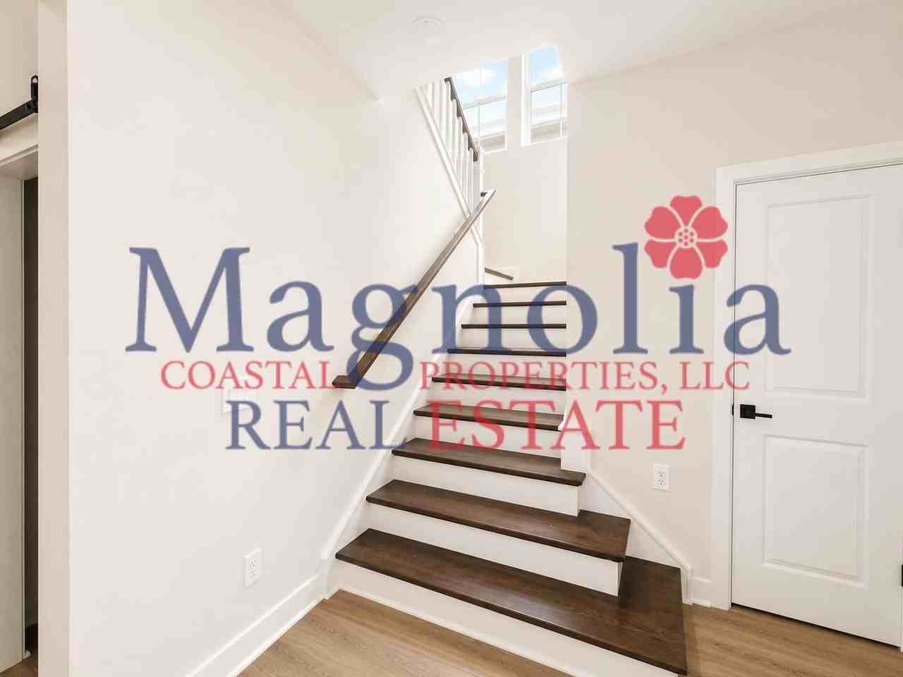 136 Mage St - Photo 7 of 28