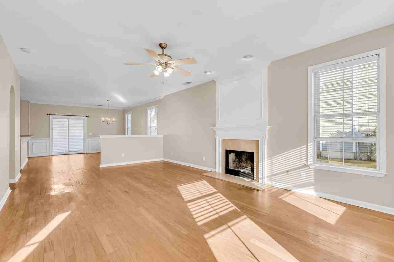 16 Bushwood Dr - Photo 7 of 47