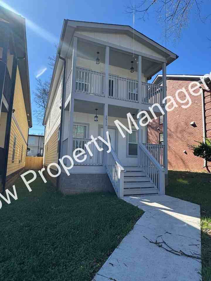 1911 Hermosa St