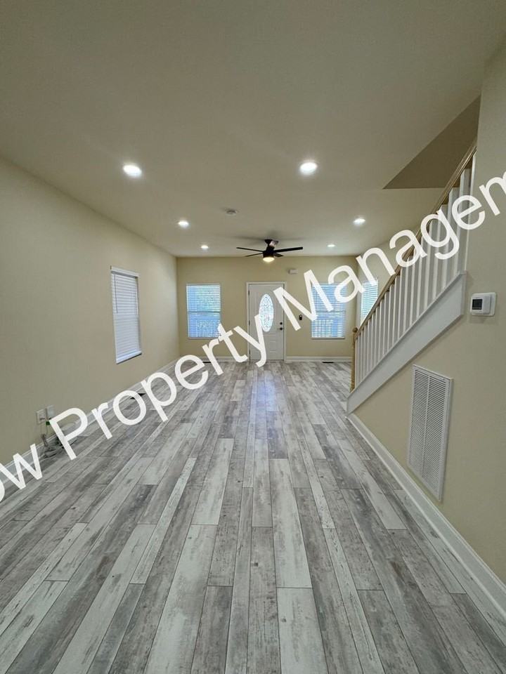 1911 Hermosa St - Photo 5 of 31