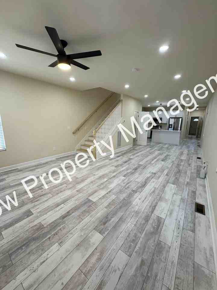 1911 Hermosa St - Photo 6 of 31