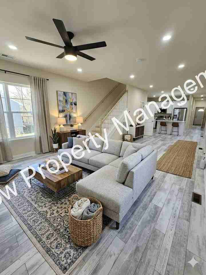 1911 Hermosa St - Photo 7 of 31