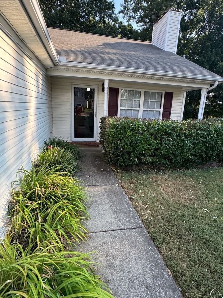 1117 S Hampton Close - Photo 2 of 22