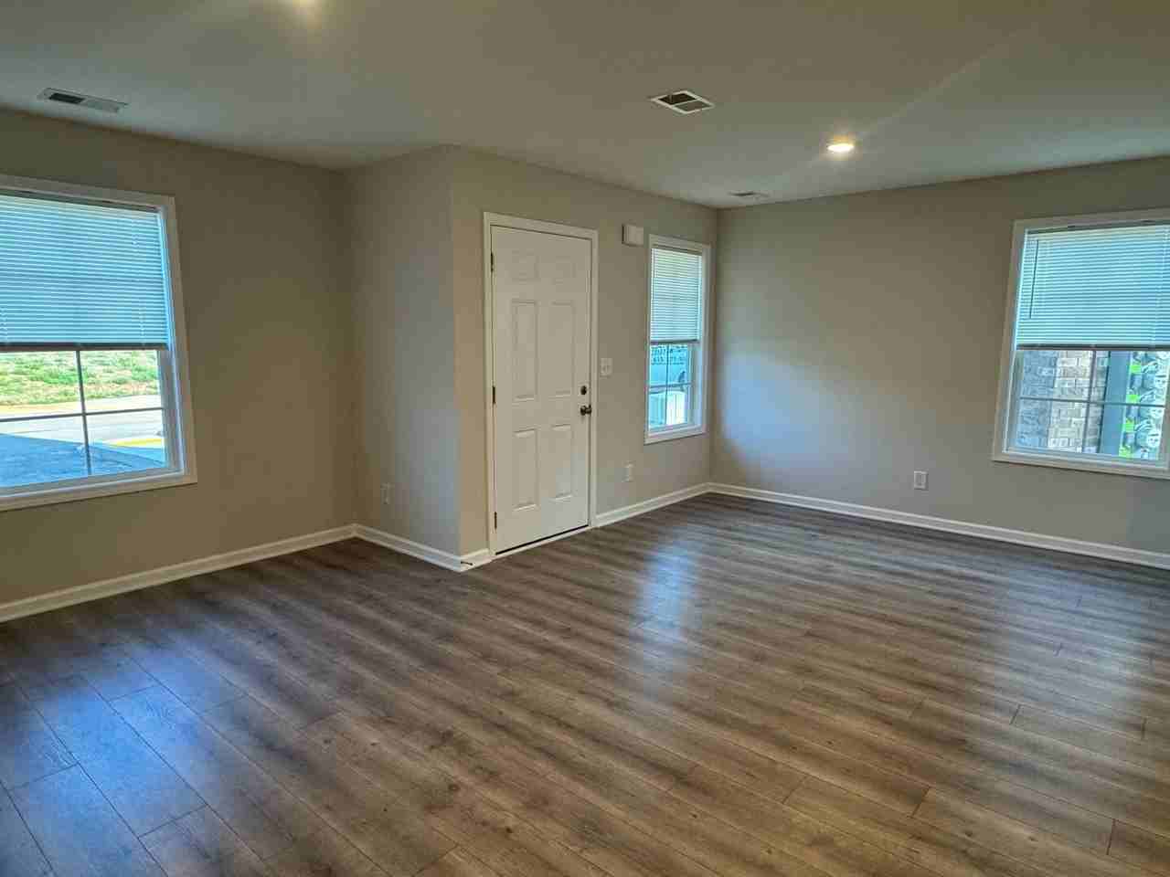 201 Mountaindale Dr - Photo 3 of 22