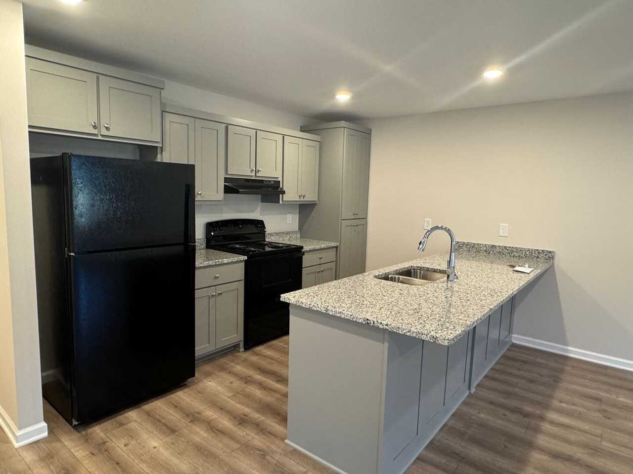 201 Mountaindale Dr - Photo 5 of 22