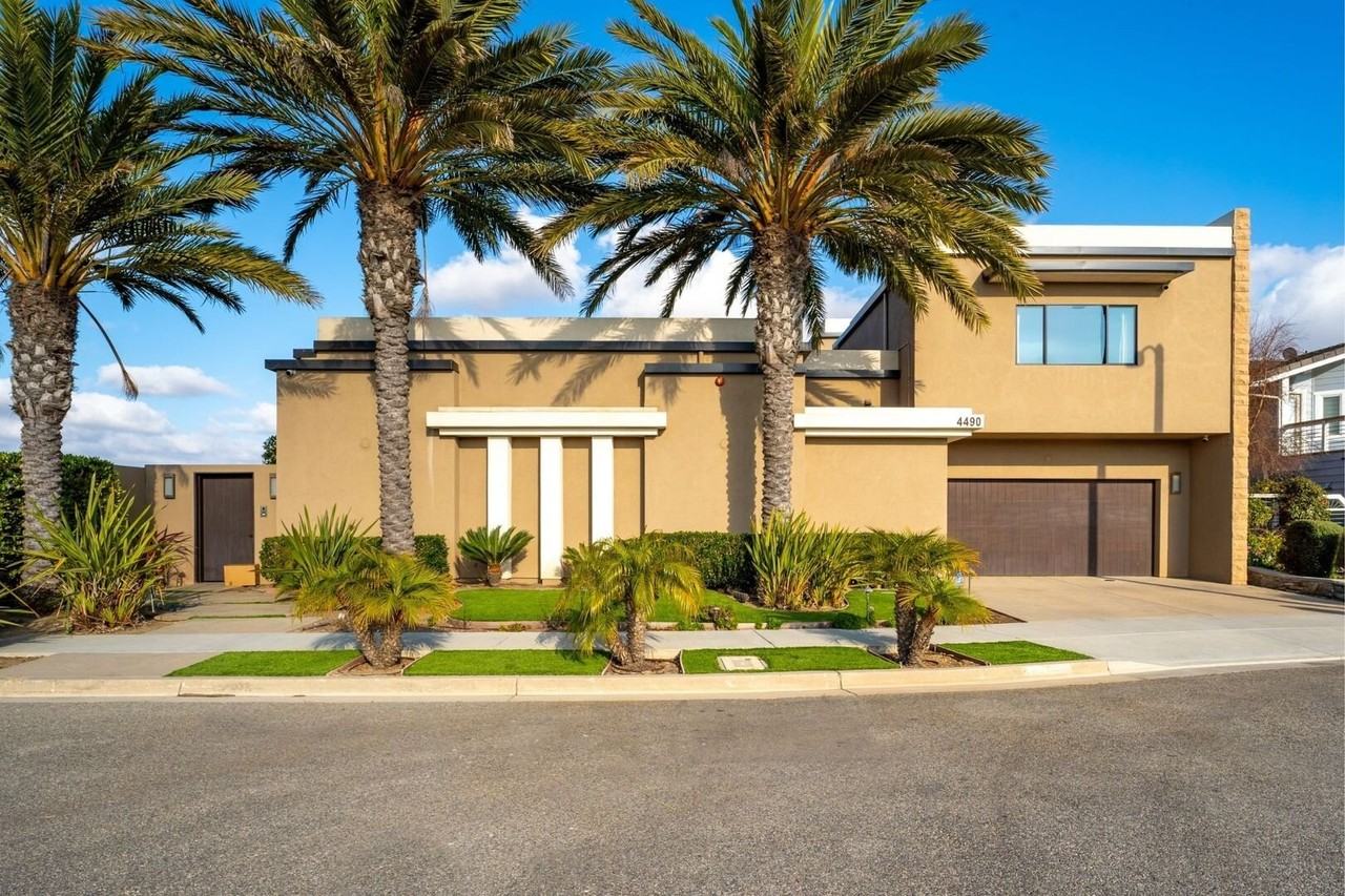 4490 Eastbourne Bay - Photo 3 of 49