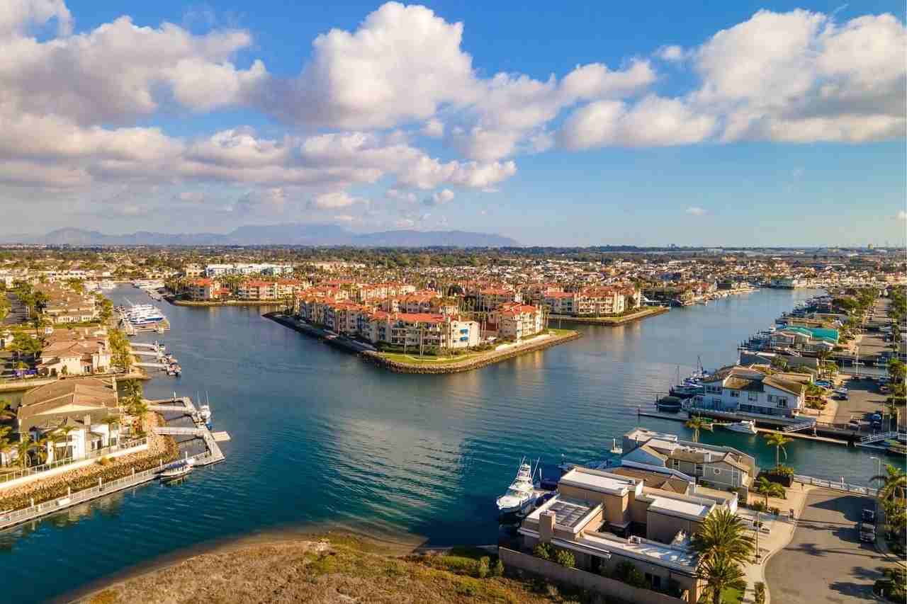 4490 Eastbourne Bay - Photo 4 of 49