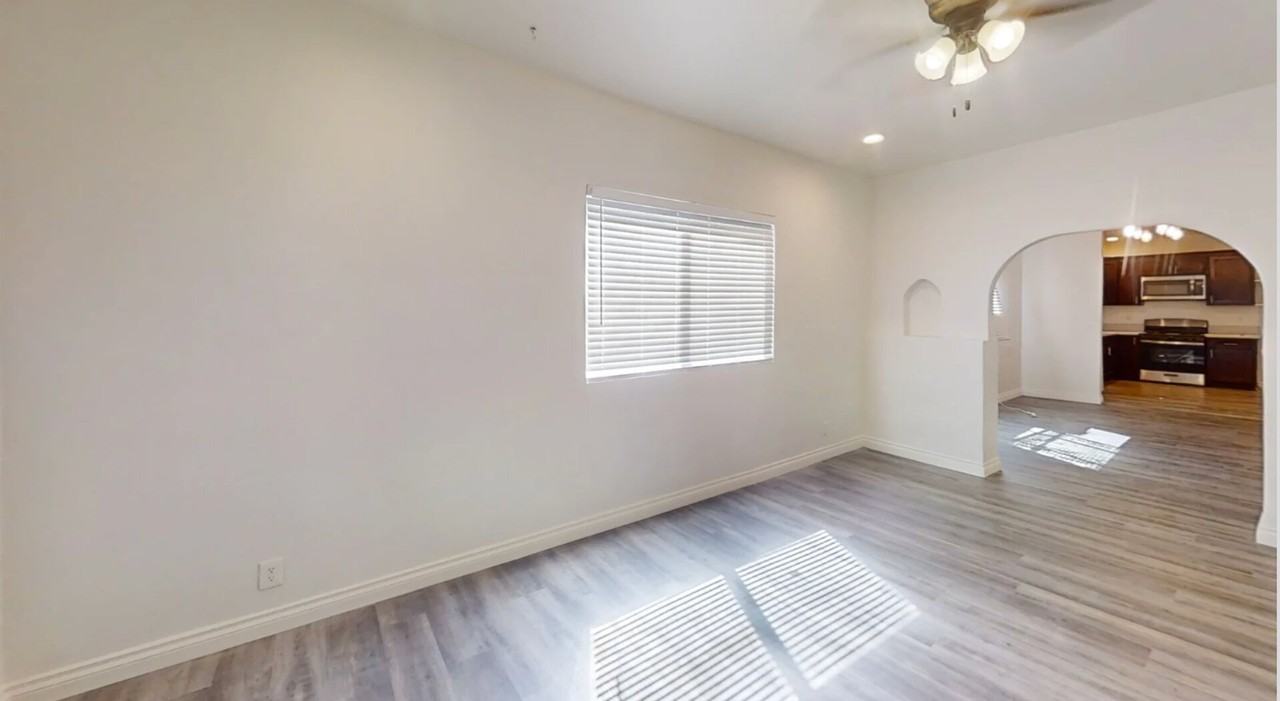 663 W Sepulveda St - Photo 2 of 8