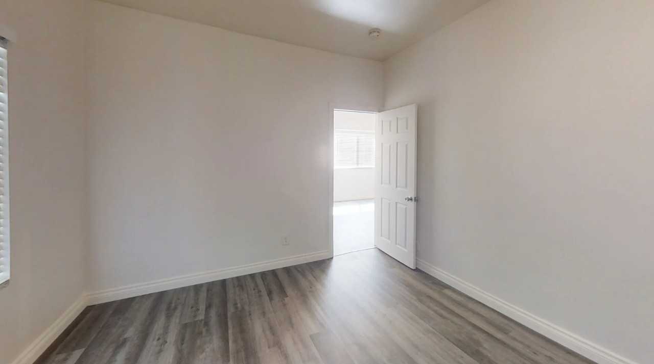 663 W Sepulveda St - Photo 5 of 8