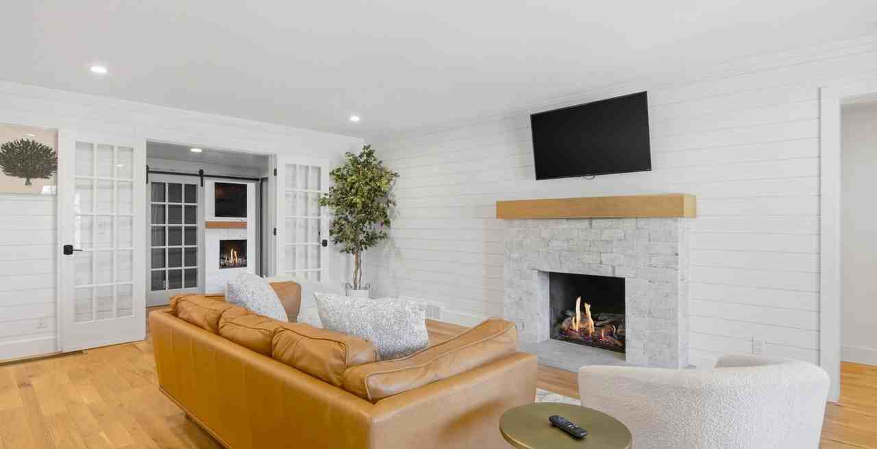 7320 Peninsula Dr - Photo 6 of 45