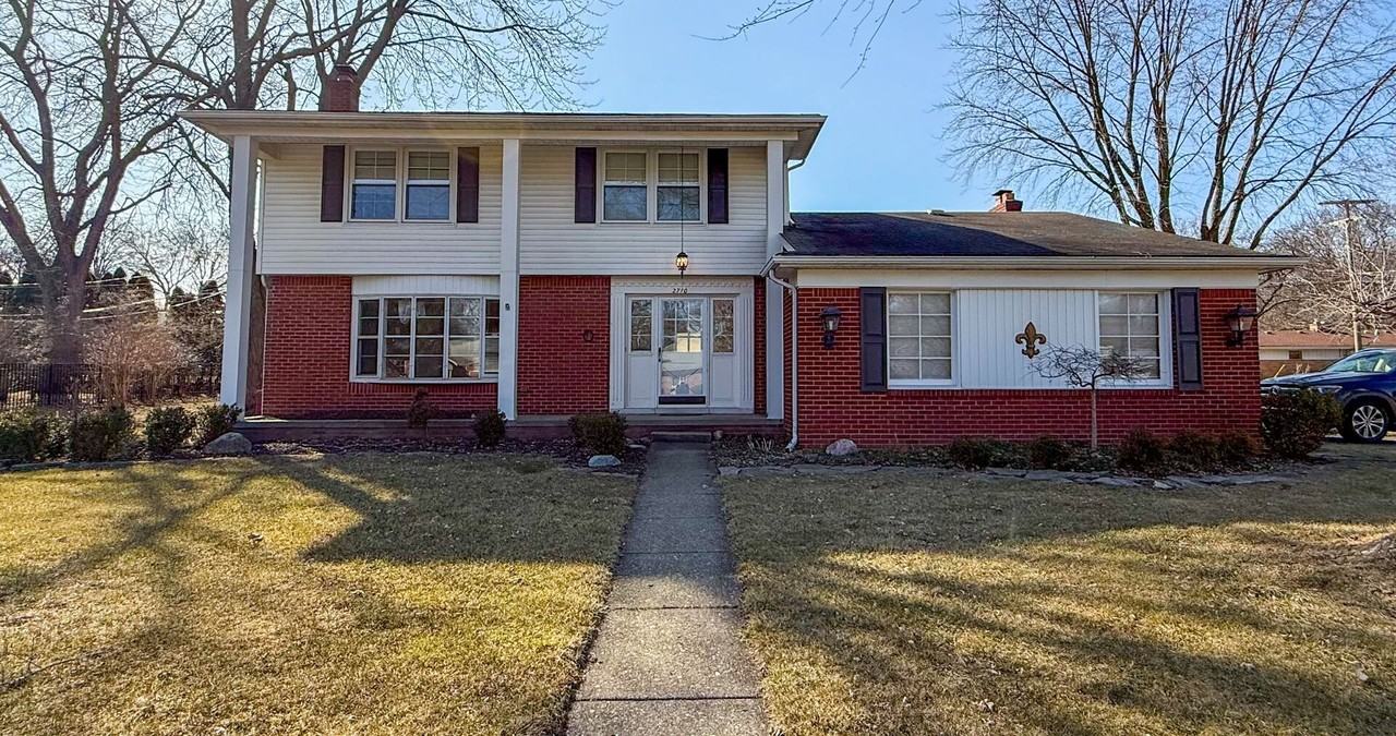 2710 Pendleton Dr