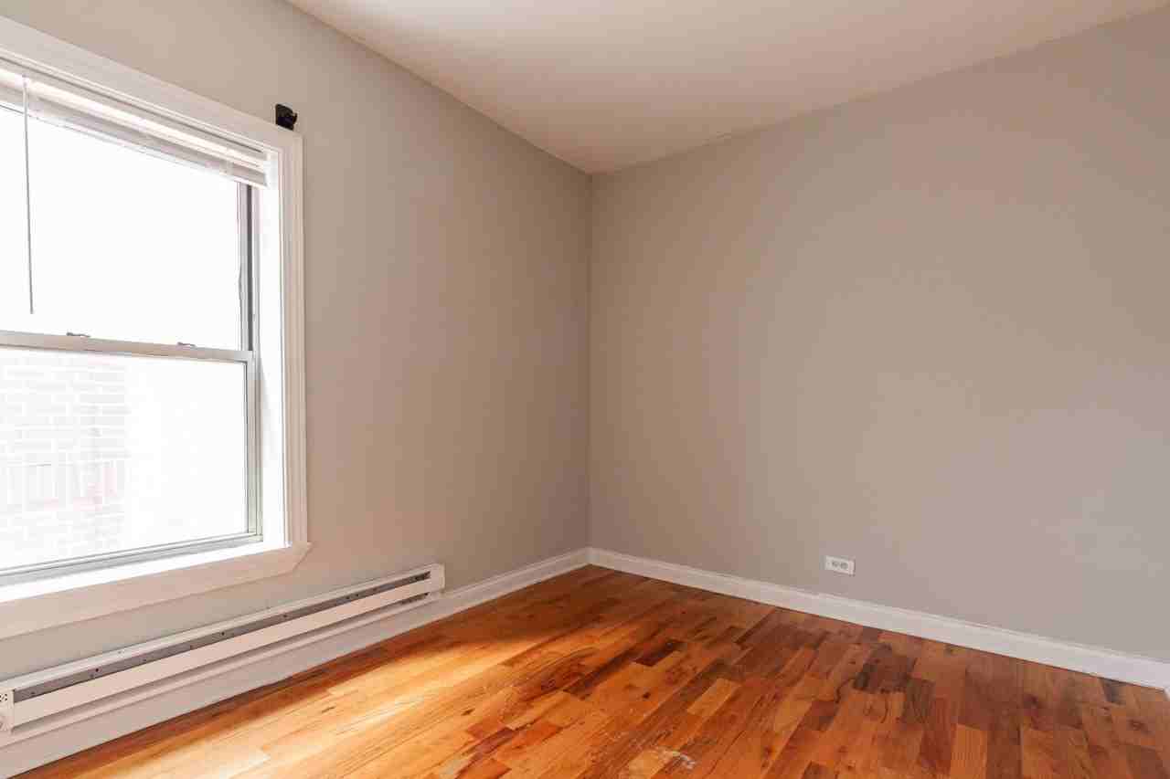 628 W Barry Ave #N3 - Photo 7 of 8