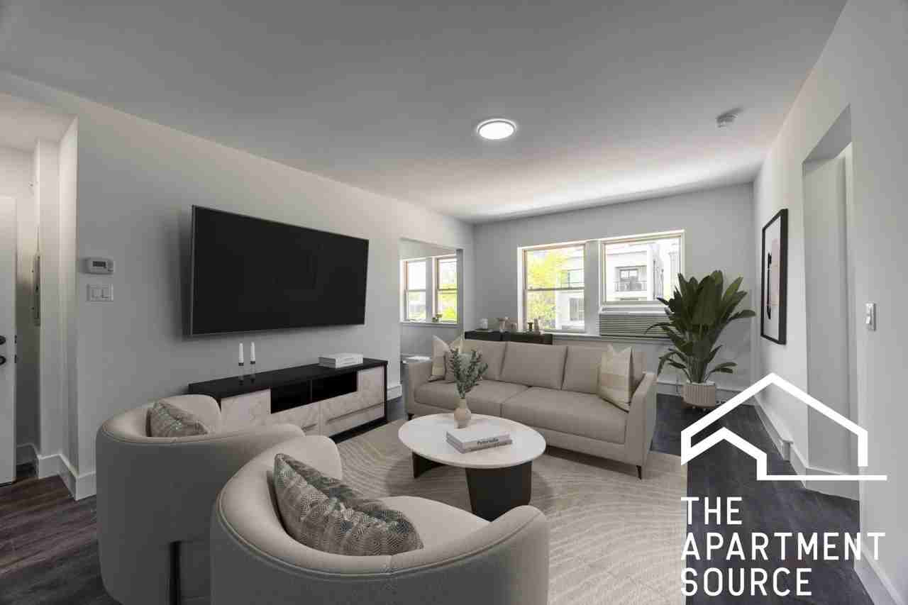 1555 W Hollywood Ave #204