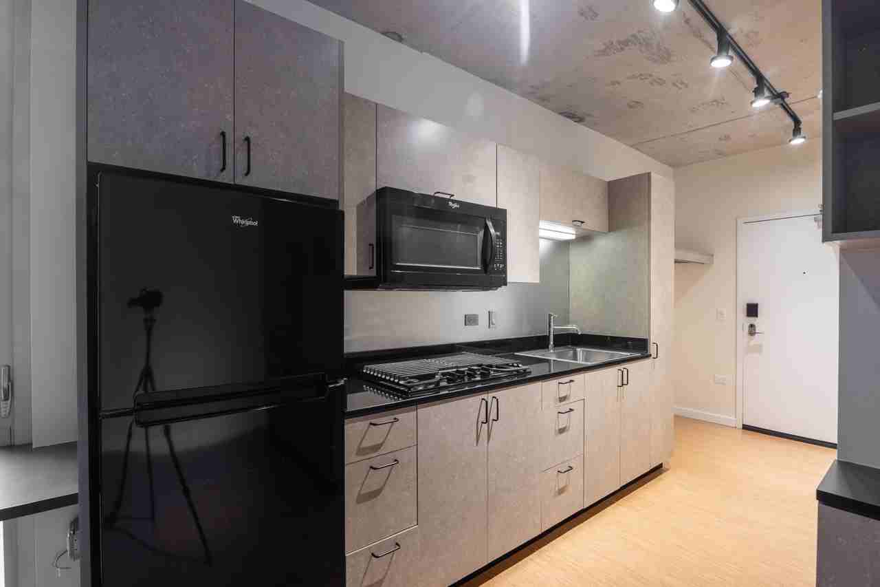 1515 N Fremont St #602 - Photo 5 of 27