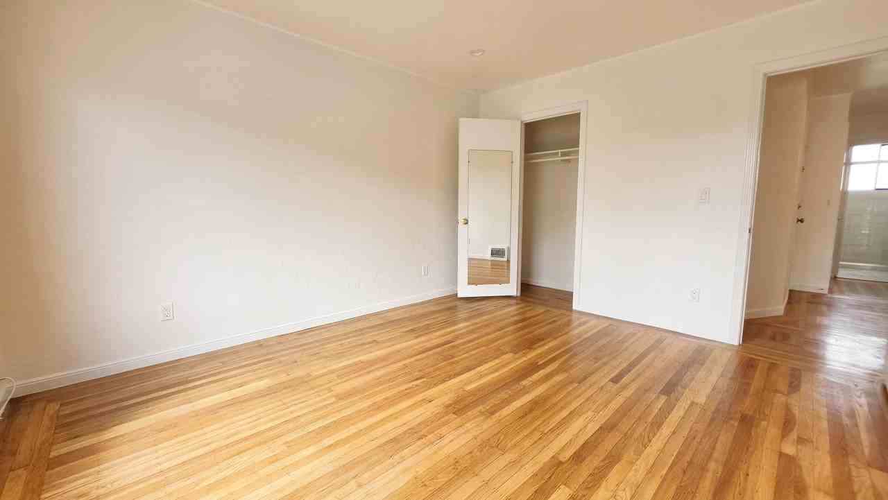 1624 Kirkham St - Photo 3 of 12