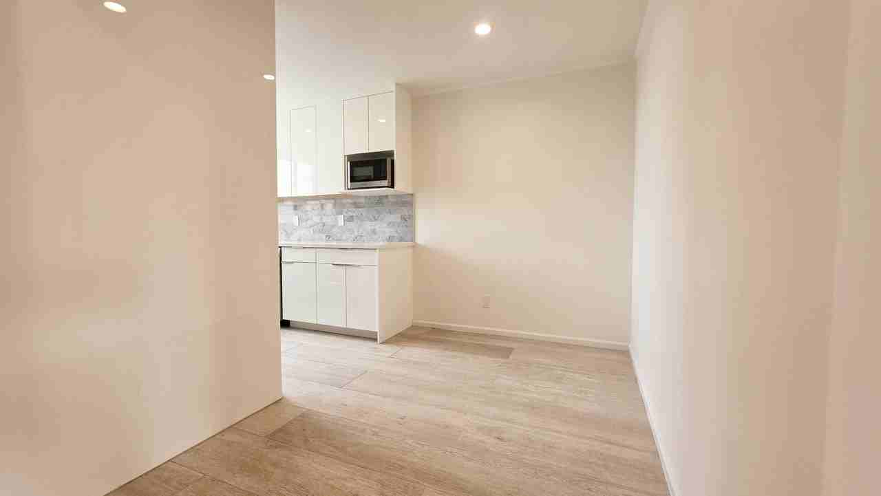 1624 Kirkham St - Photo 7 of 12