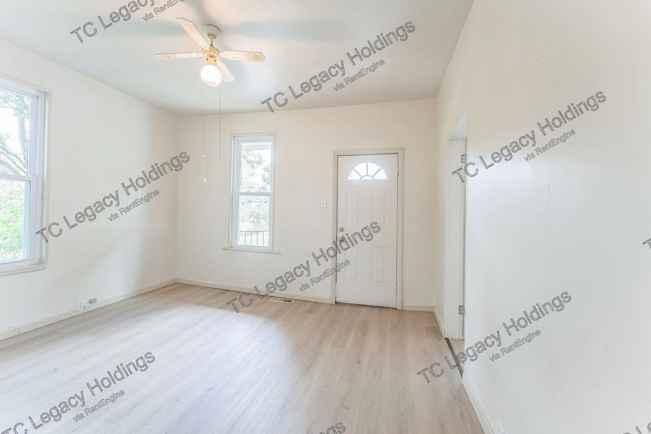 907 Floral Ave - Photo 5 of 16