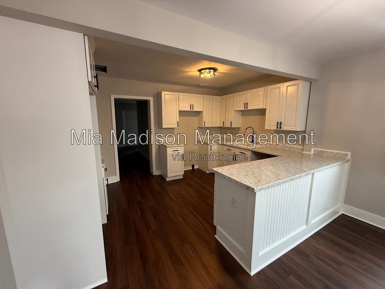 1210 W 42nd St - Photo 7 of 20