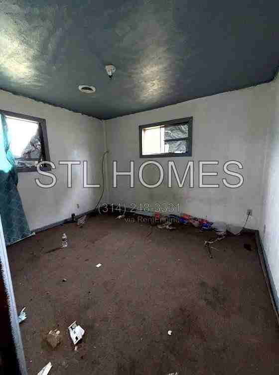 1060 Water St - Photo 6 of 11