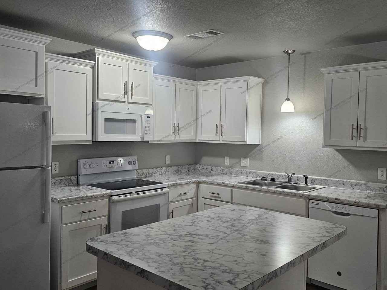 2121 Ingalls Ln #B - Photo 3 of 17