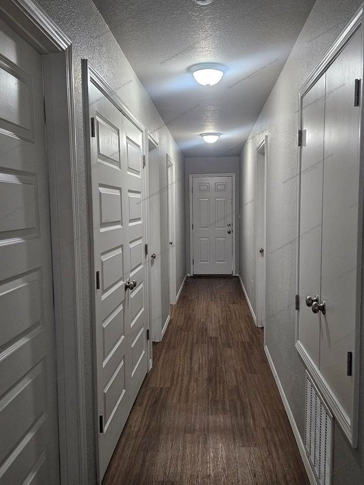 2121 Ingalls Ln #B - Photo 7 of 17