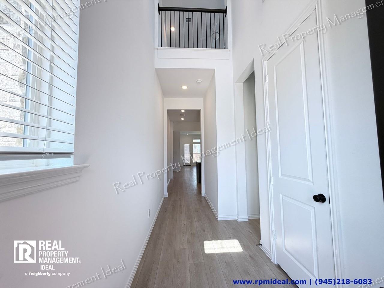 937 Salvation Dr - Photo 3 of 30