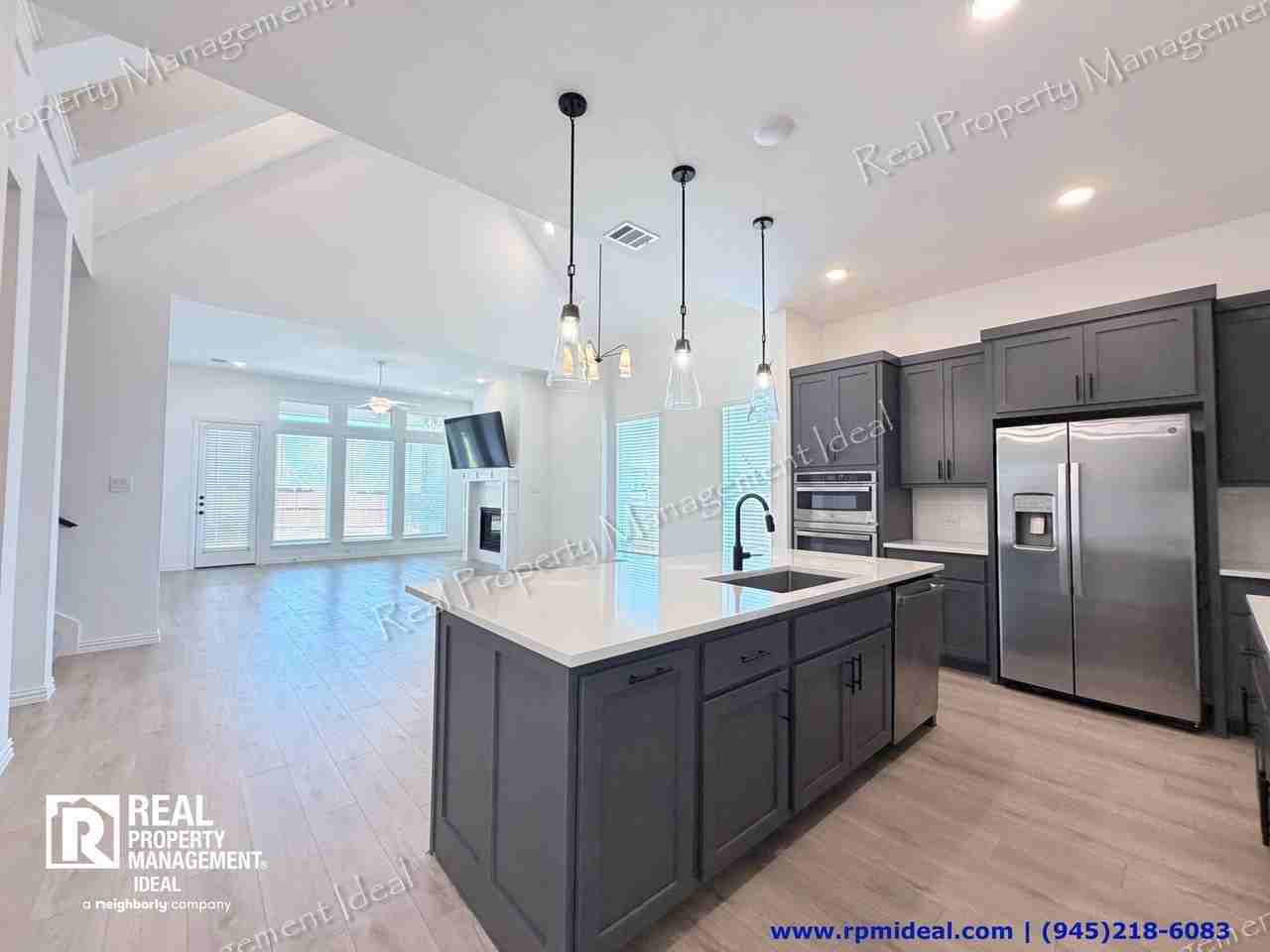 937 Salvation Dr - Photo 5 of 30