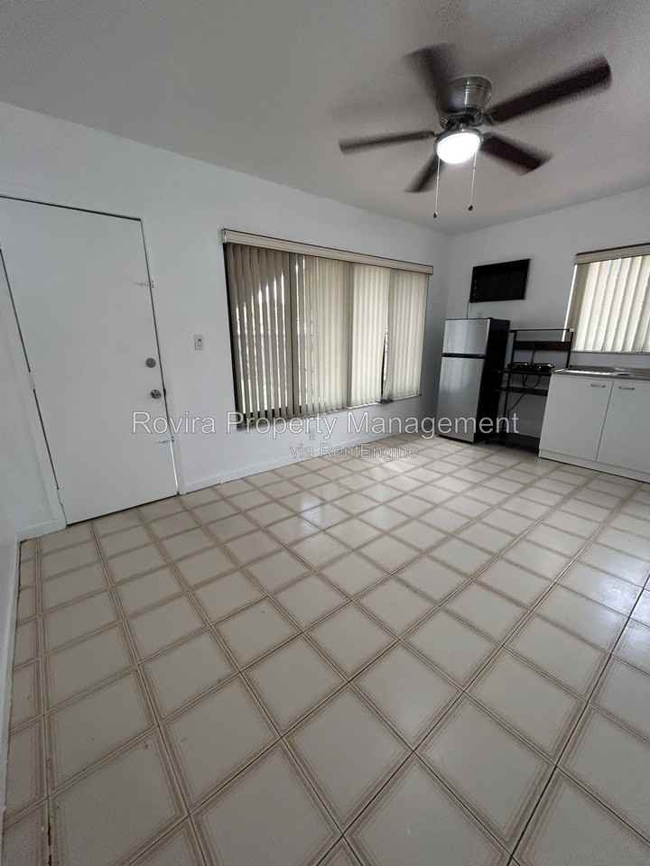 3034 Nw 4th Ter - Photo 5 of 15