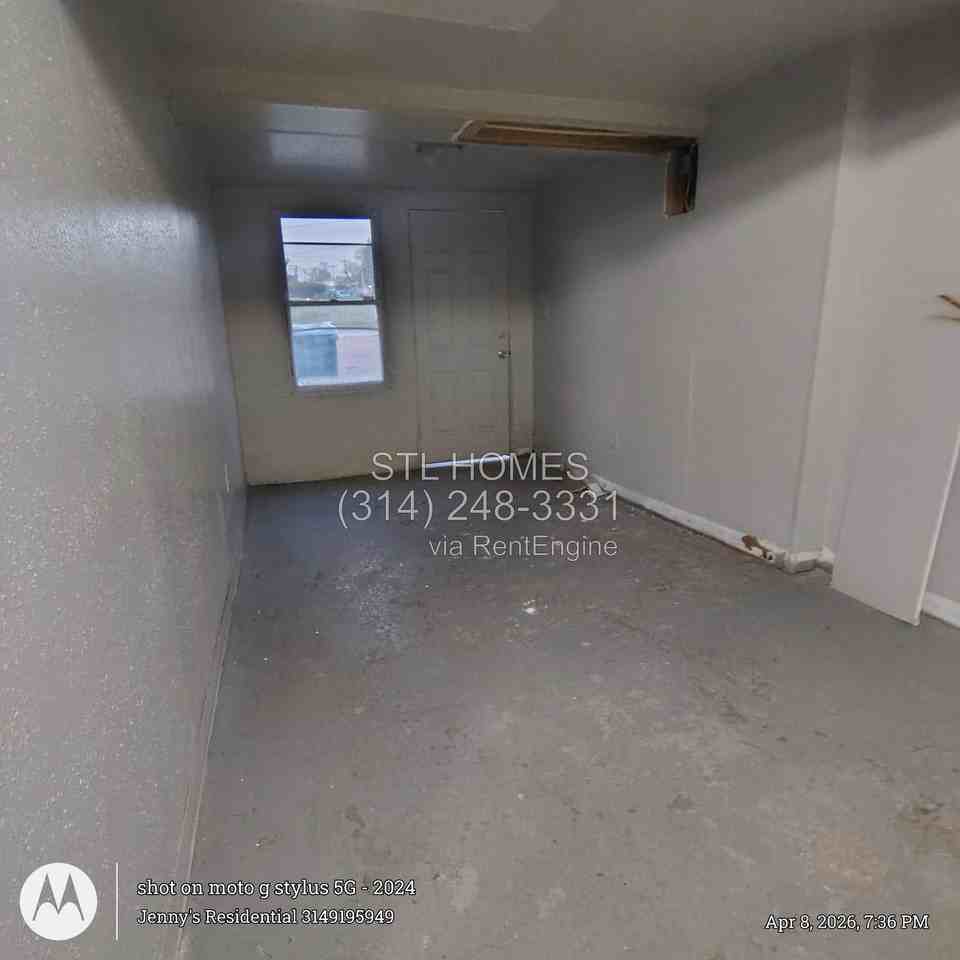 6404 Myron Ave - Photo 6 of 7