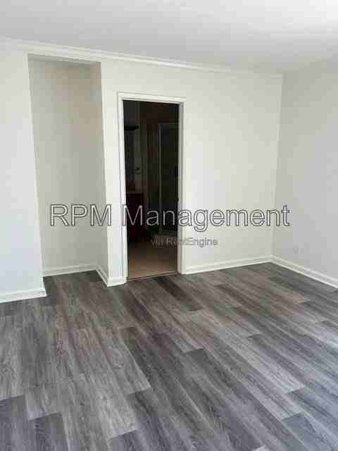 20327 Saticoy St #301 - Photo 3 of 18