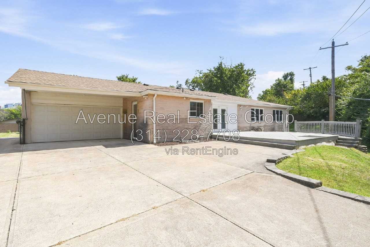 959 Orchard Lakes Dr - Photo 2 of 20