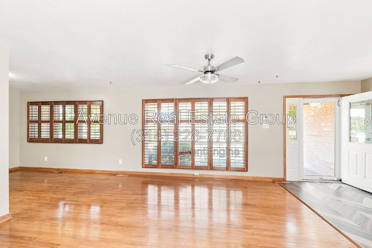 959 Orchard Lakes Dr - Photo 4 of 20
