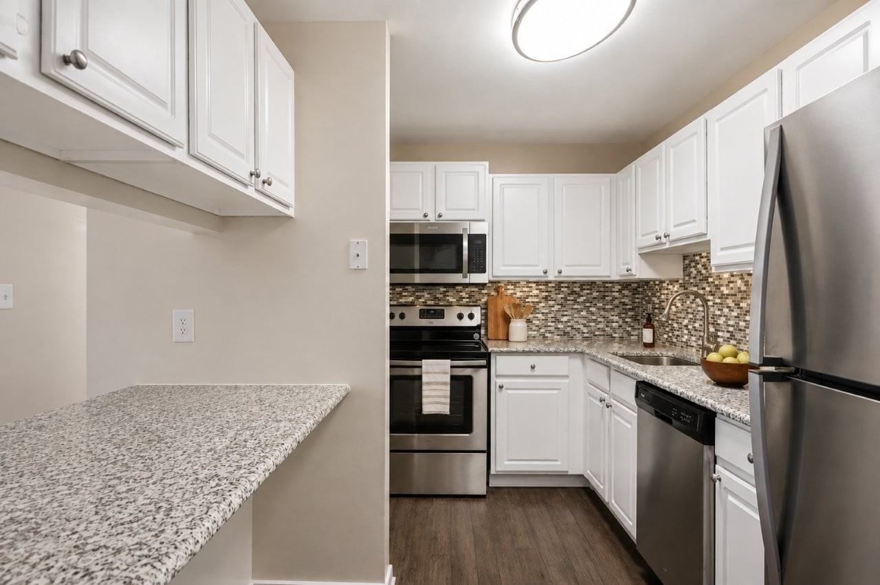 Silver Spring Station Apartment Homes - Photo 3 of 30