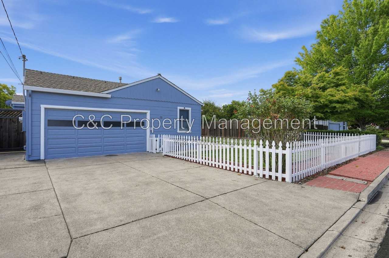 3606 Granzotto Dr - Photo 2 of 30
