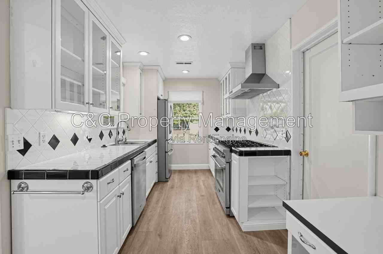 3606 Granzotto Dr - Photo 6 of 30