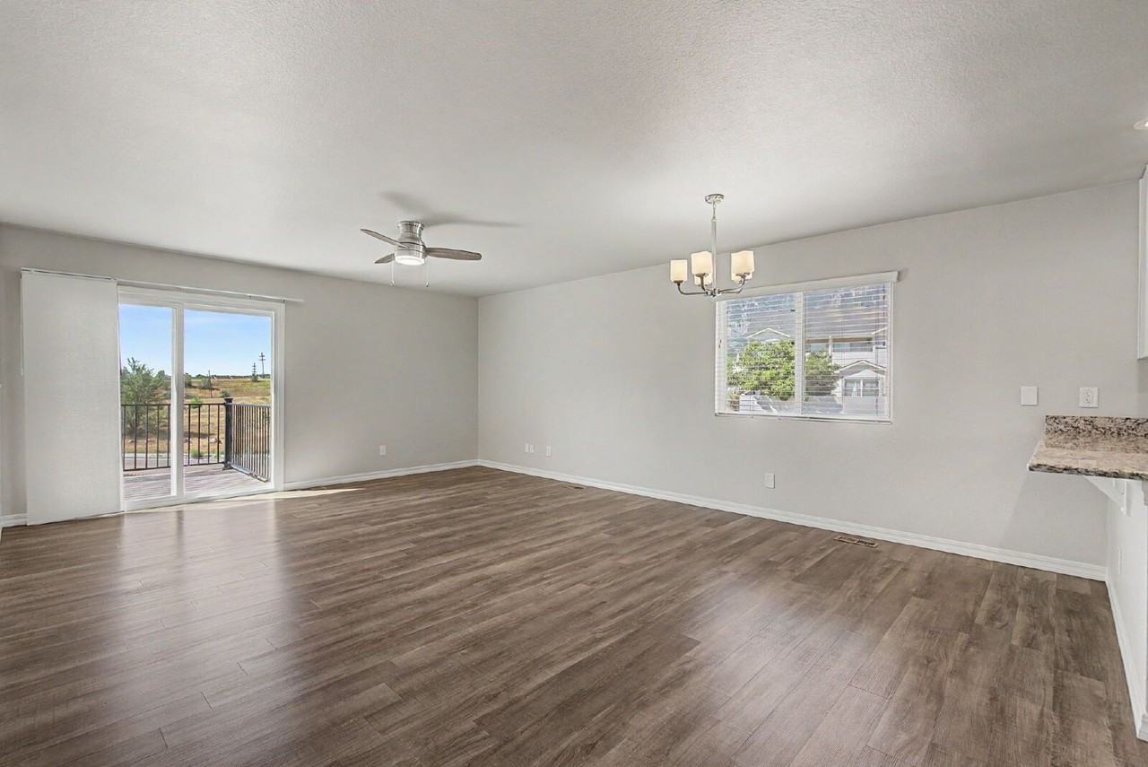 1005 Scarlet Oak Dr - Photo 6 of 41