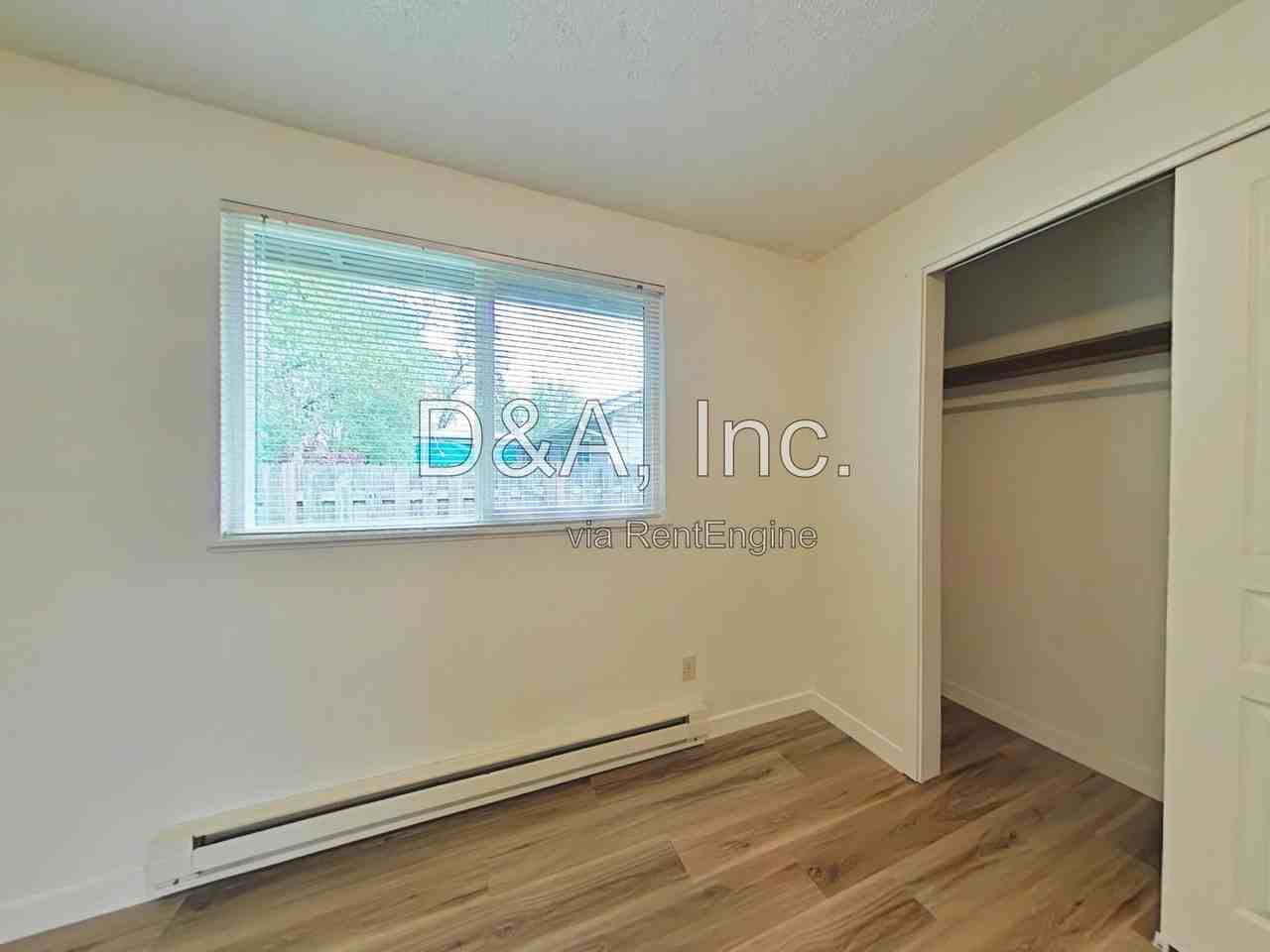 2170 Se Ryan St - Photo 5 of 12