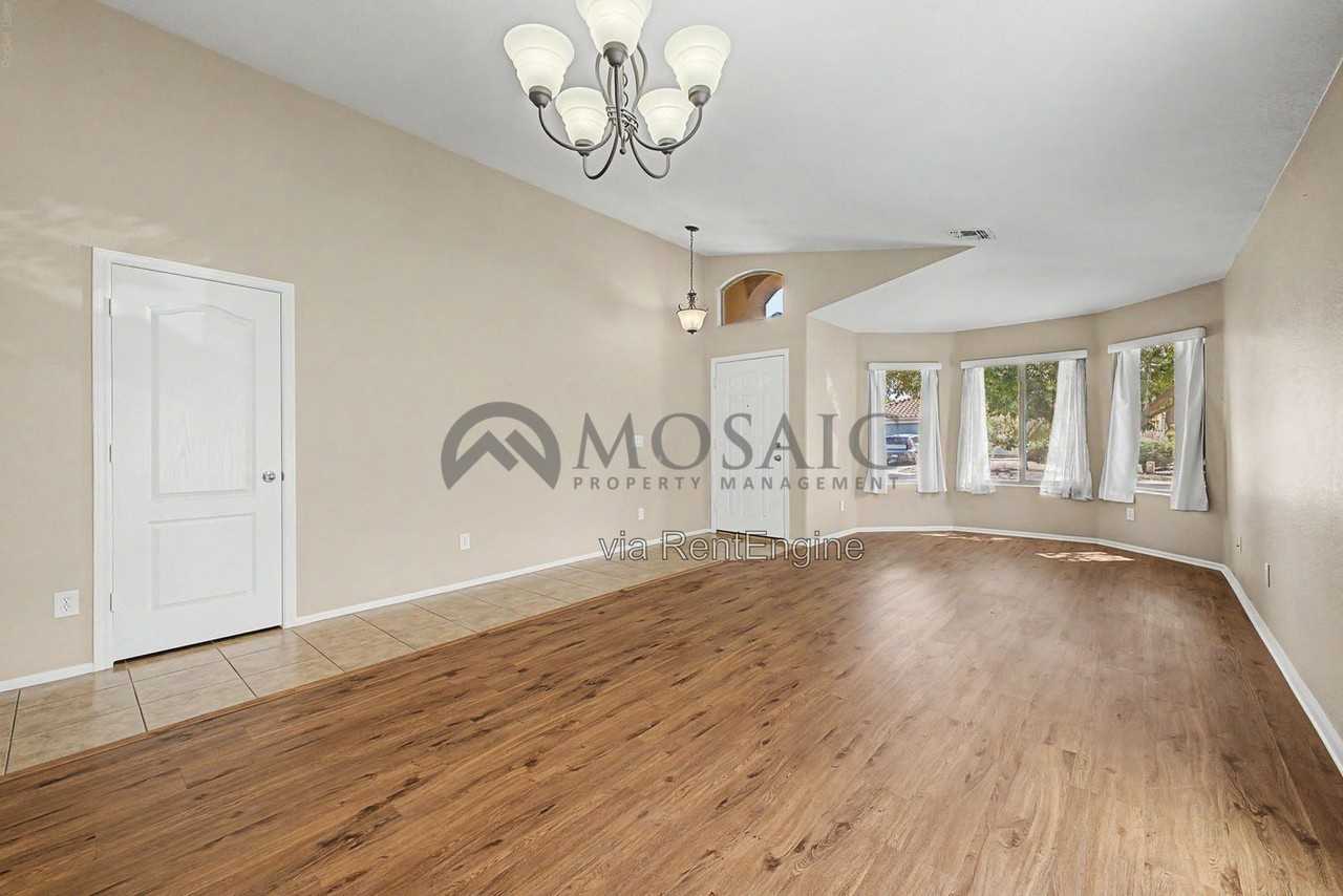 66 W Holstein Trl - Photo 6 of 30
