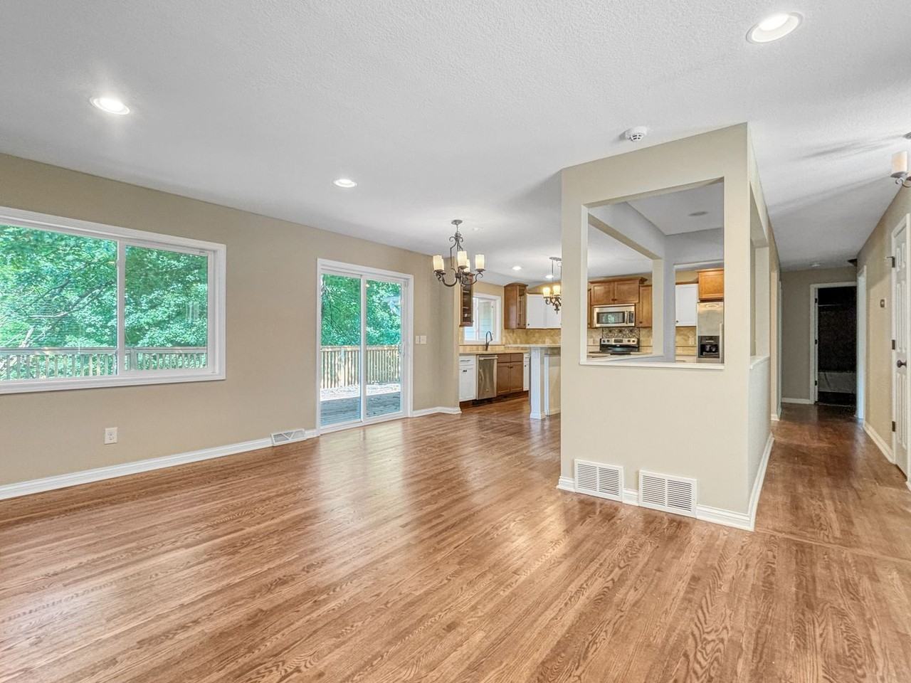 3936 Avondale St - Photo 5 of 34
