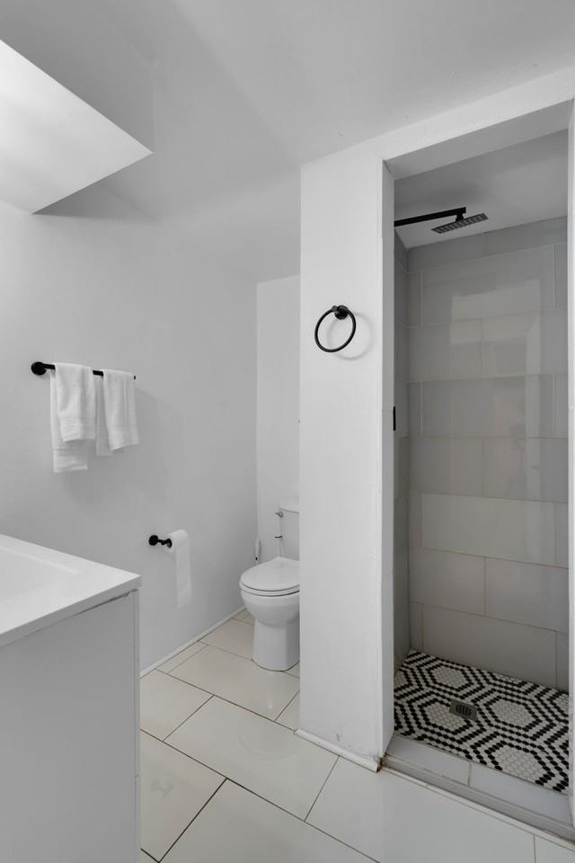 302 E Adams St - Photo 2 of 10