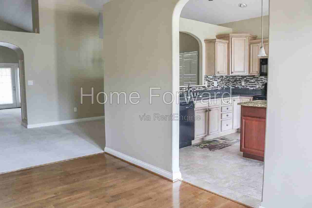 341 Hays Blvd - Photo 7 of 26