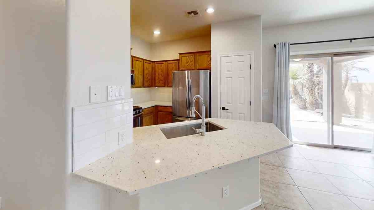 7525 W Springfield Way - Photo 6 of 22