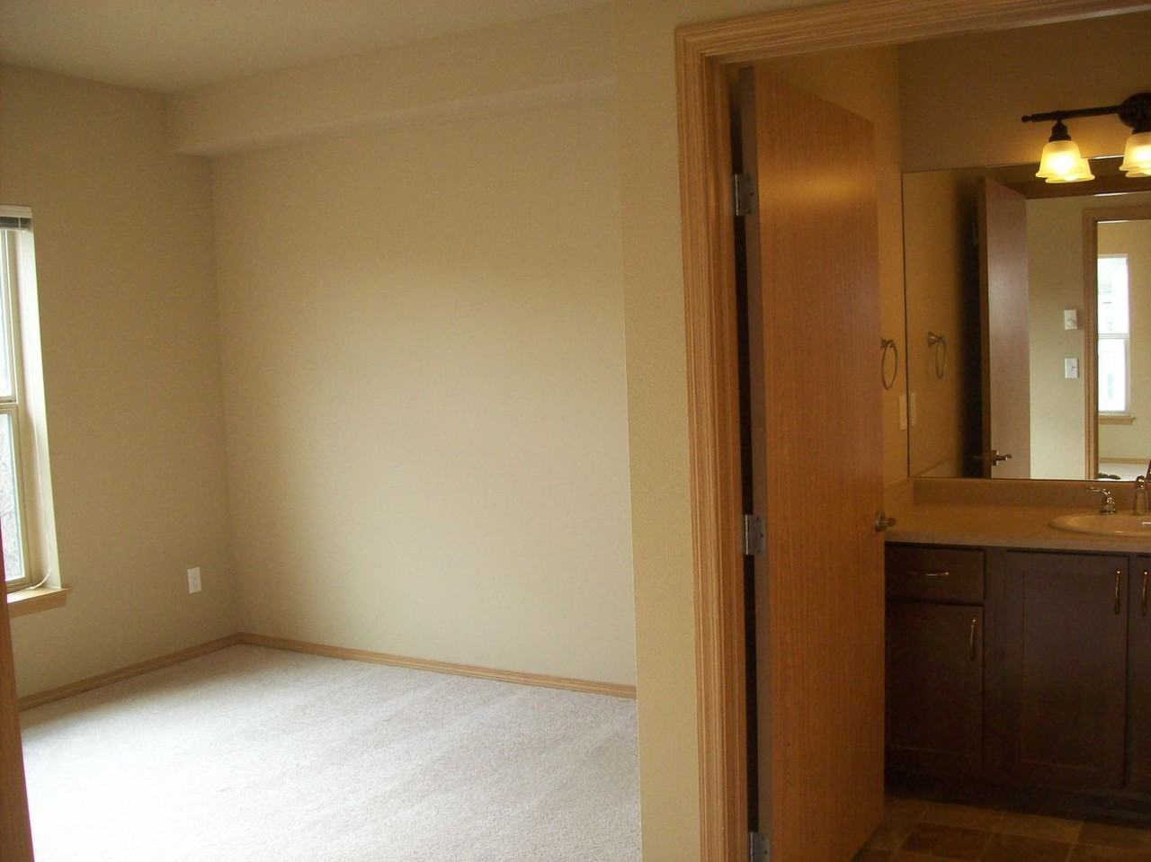 Mckenze Square Apartments - Photo 7 of 27