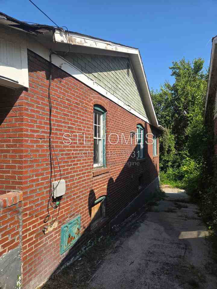 614 Fremont Ave - Photo 5 of 50