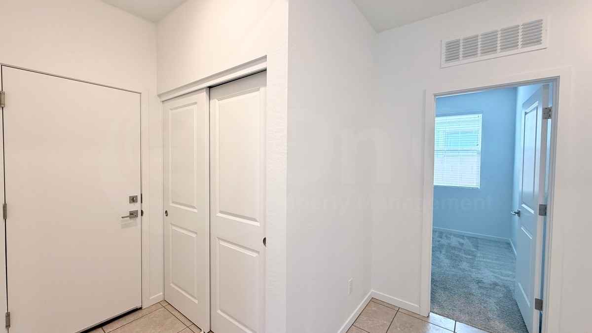 40352 W Jenna Ln - Photo 5 of 22