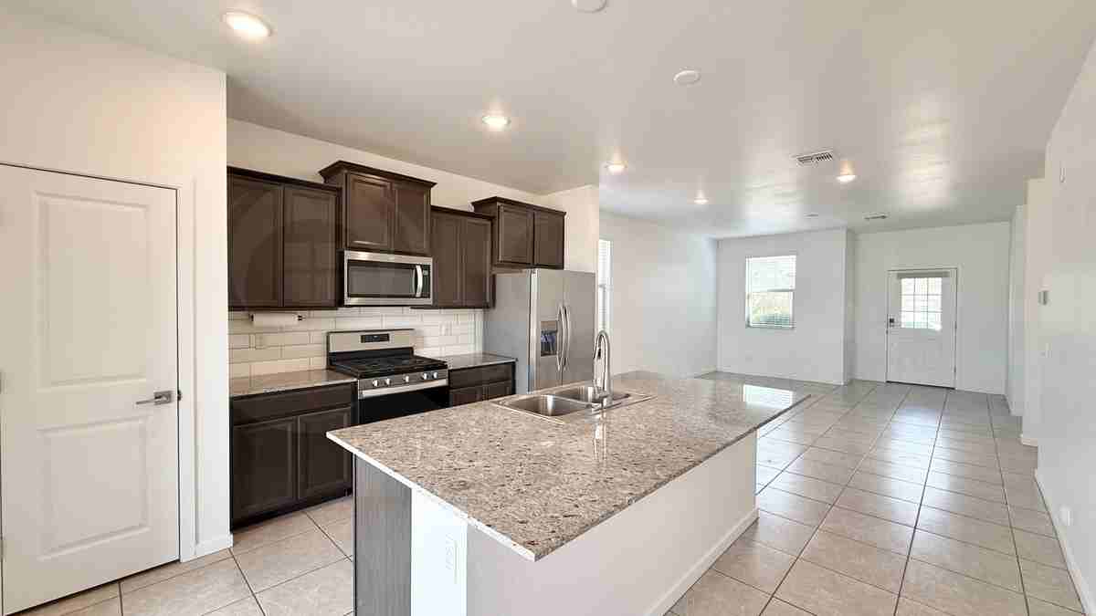 40352 W Jenna Ln - Photo 2 of 22
