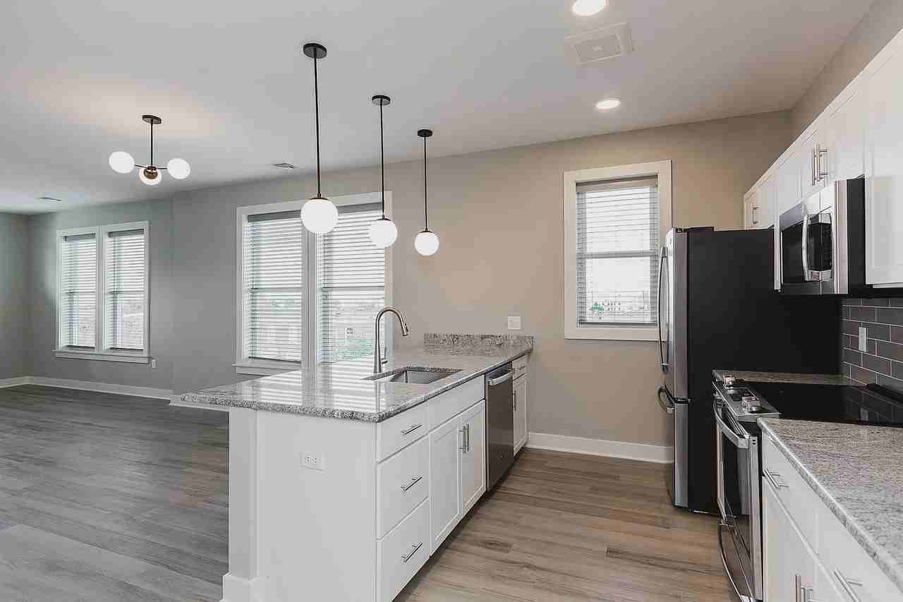 213 Jackson St #11 - Photo 5 of 45